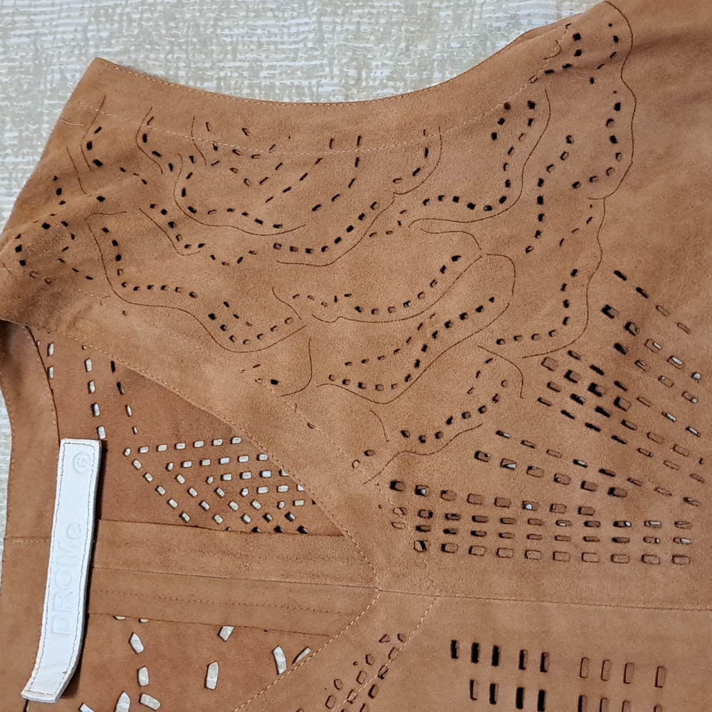 DROMe Suede /Eyelet /Sleeveless Top/Size M - L - Picture 3 of 7